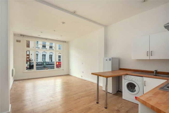 Flat To Rent In Deptford High Street, Deptford, London, SE8
