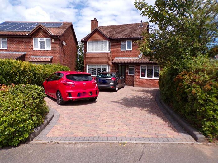 4 Bedroom Detached House For Sale In Beauchamps Gardens, Bournemouth, Dorset, BH7