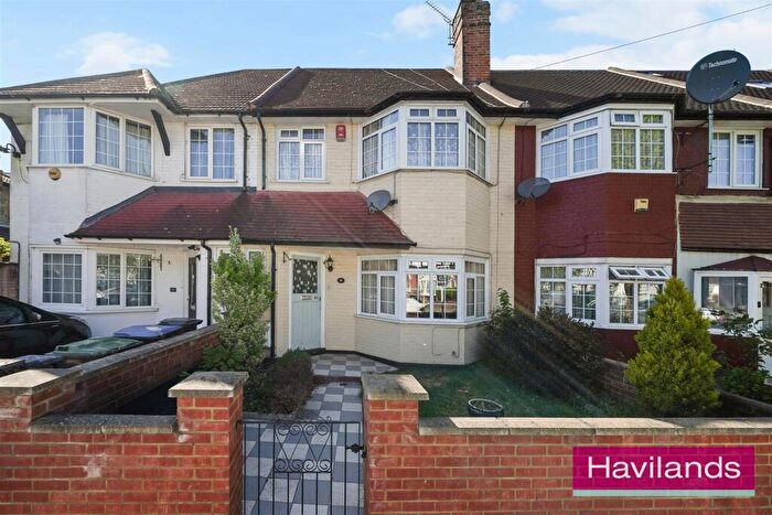 3 Bedroom Terraced House For Sale In River Avenue, London, N13