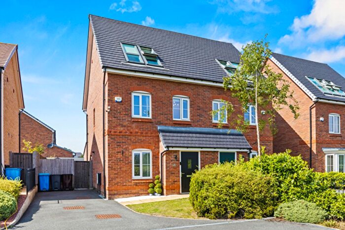 3 Bedroom Semi-Detached House For Sale In Lightoaks Drive, Liverpool, L26