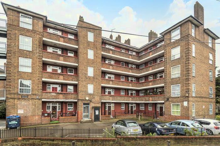 3 Bedroom Flat To Rent In Eastney Street, London, SE10