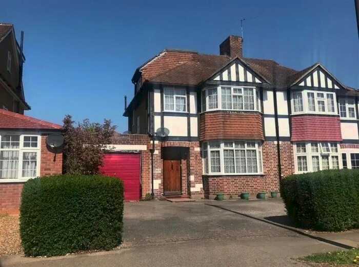 4 Bedroom Semi-Detached House To Rent In West Barnes Lane, New Malden, Surrey, KT3