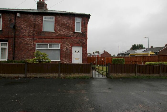 3 Bedroom Semi-Detached House To Rent In Poynter Street, Thatto Heath, St Helens, WA9