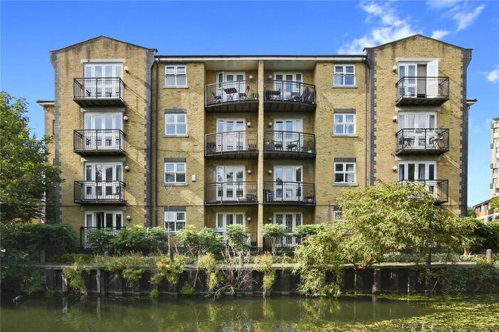 2 Bedroom Flat To Rent In Twig Folly Close, Bethnal Green, London, E2