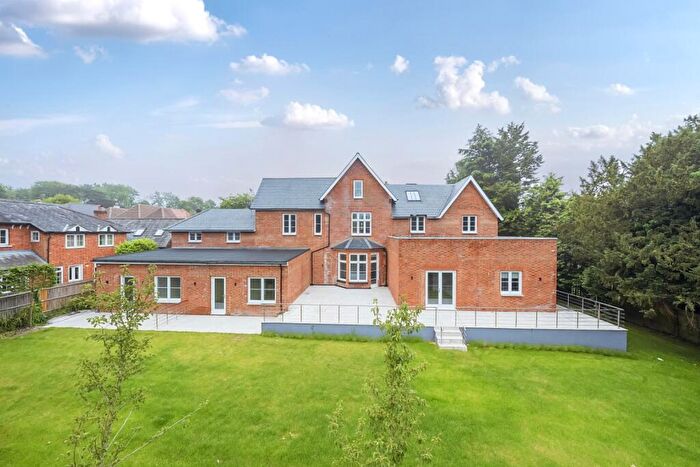 2 Bedroom Flat To Rent In Wray Park Road Reigate, RH2