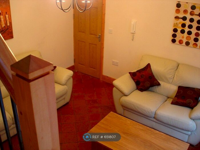 2 Bedroom Maisonette To Rent In Dolcarne, Aberystwyth, SY23