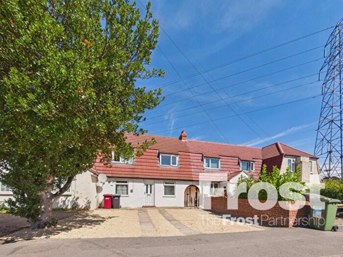 2 Bedroom Semi-Detached House To Rent In Elliman Avenue, Slough, Berkshire, SL2