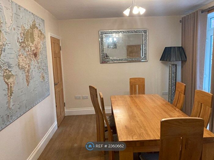 3 Bedroom Semi-Detached House To Rent In Meadehill Road, Manchester, M25