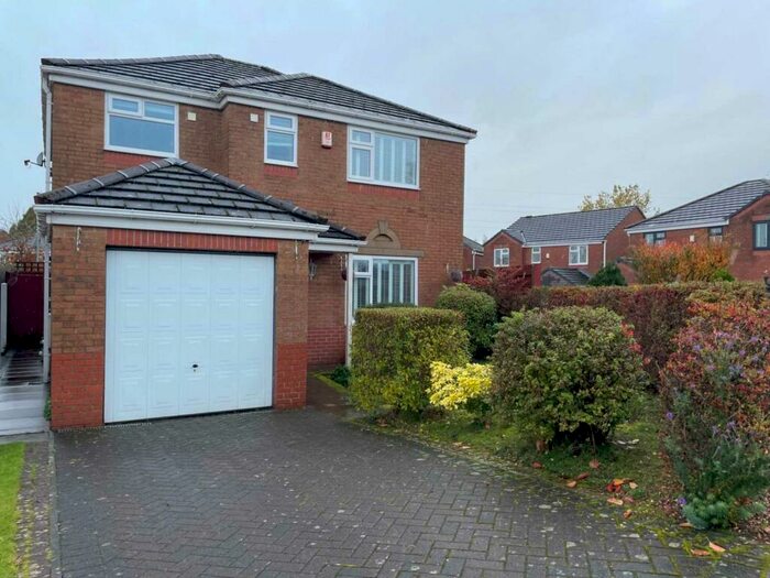 4 Bedroom Detached House To Rent In Albion Gardens Close, Royton, OL2