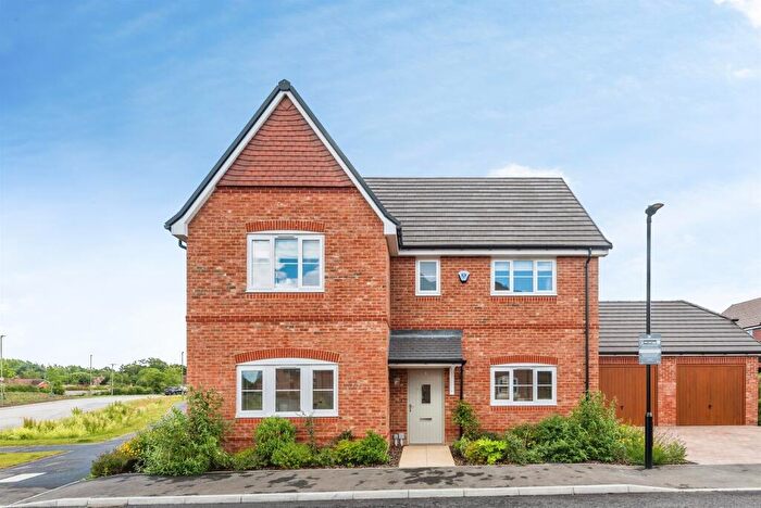 4 Bedroom Detached House For Sale In Moses Roper Road, Wallingford, OX10