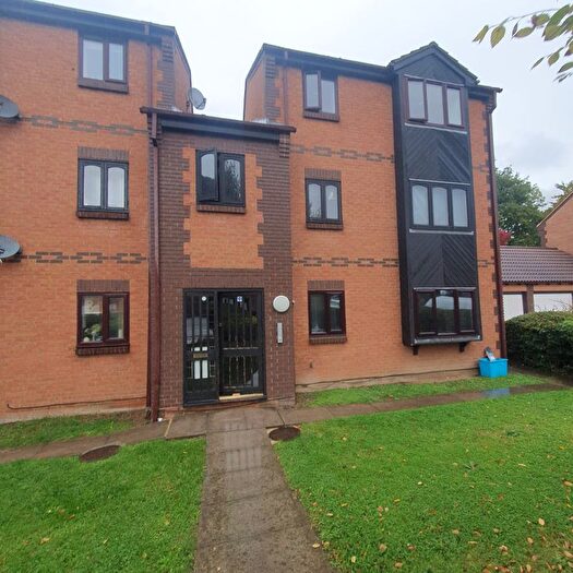 2 Bedroom Flat To Rent In Bull Close, Grays, RM16