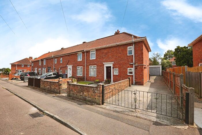 3 Bedroom End Of Terrace House For Sale In Hyde Place, Aylesham, Canterbury, CT3