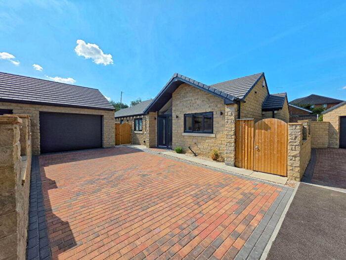 3 Bedroom Detached Bungalow For Sale In Tumbling Lane, Barnsley, S71