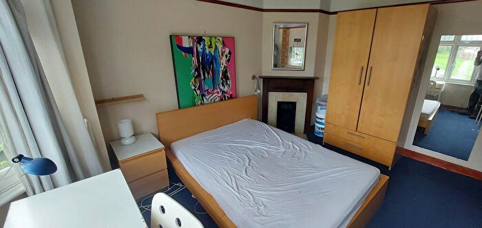 3 Bedroom Terraced House For Sale In Havelock Road, Luton, LU2