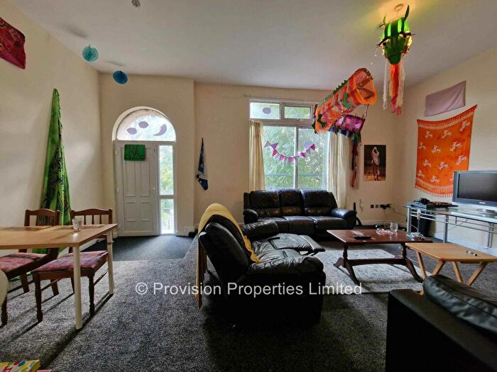 9 Bedroom Terraced House To Rent In Moorland Avenue, Hyde Park, Leeds, LS6