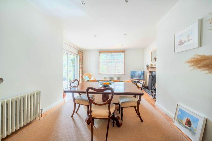 3 Bedroom Bungalow To Rent In Downsview Road, Upper Norwood, London, SE19