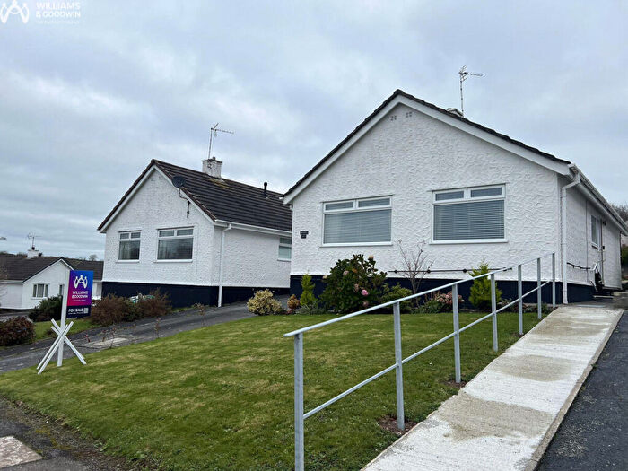2 Bedroom Bungalow For Sale In Ty'n Coed, Llangefni, LL77