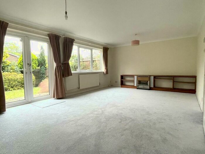 4 Bedroom Terraced House To Rent In Stansgate Avenue, CB1