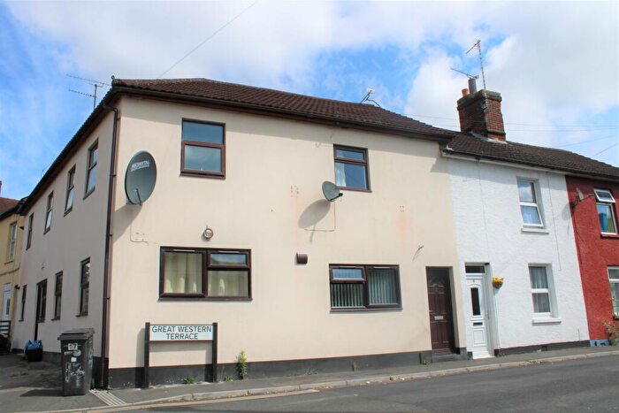 2 Bedroom Flat To Rent In Eastern Yeovil, Somerset, BA21