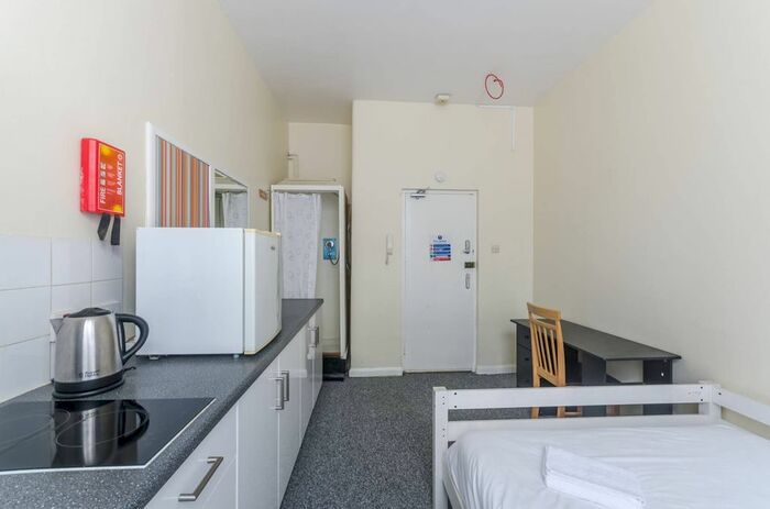 Studio To Rent In Castletown Road, Barons Court, London, W14