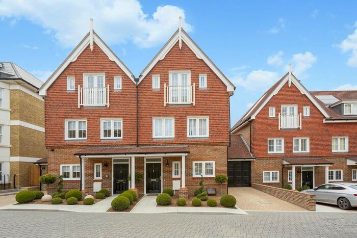 3 Bedroom Semi-Detached House To Rent In Sovereign Place, Tunbridge Wells, TN4