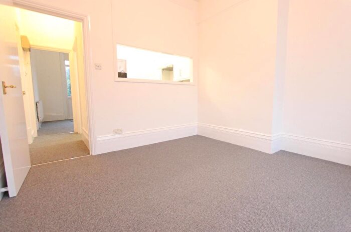 1 Bedroom Flat To Rent In Sidney Avenue, London, N13