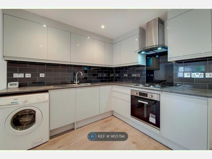 1 Bedroom Flat To Rent In Rutland Drive, Morden, SM4