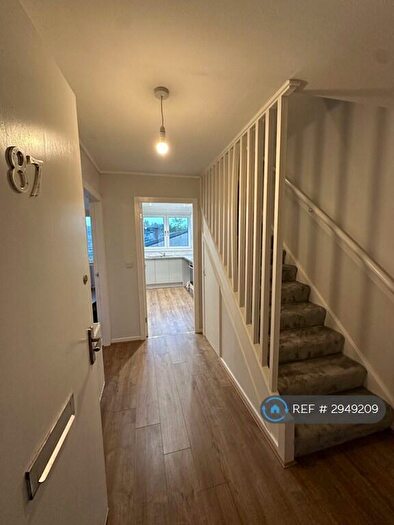 3 Bedroom Maisonette To Rent In Spruce Road, Glasgow, G67