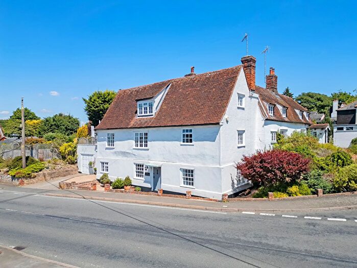 4 Bedroom Link Detached House For Sale In Coggeshall Road, Feering, CO5