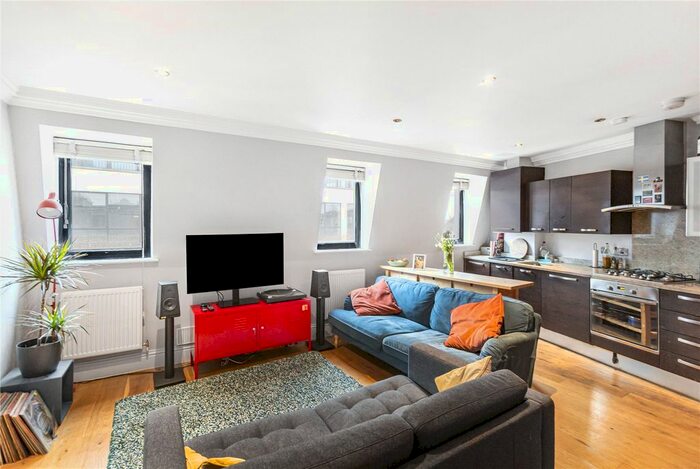 3 Bedroom Flat To Rent In Balls Pond Road, London, N1