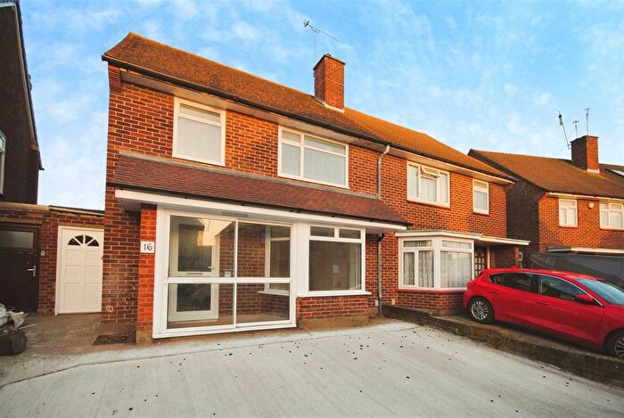 3 Bedroom Semi Detached House To Rent In The Turnstones, Watford, WD25