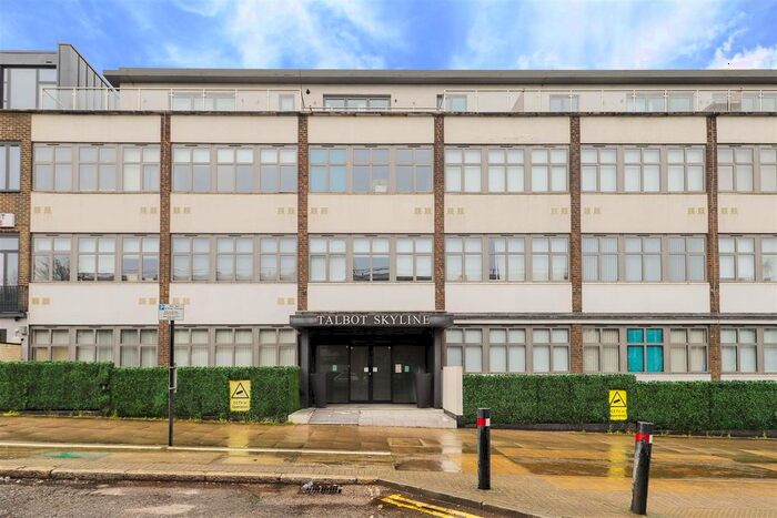 Studio For Sale In Imperial Drive, Rayners Lane, Harrow, HA2