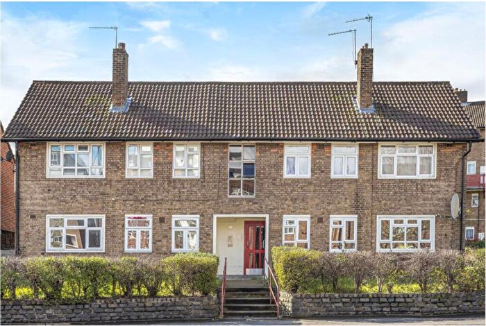 1 Bedroom Flat For Sale In Bounds Green Road, London, N22