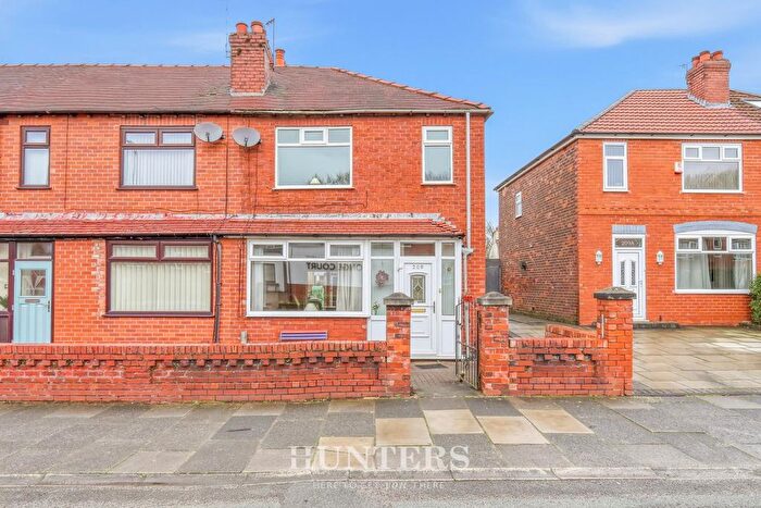 3 Bedroom End Terrace House For Sale In Oldham Road, Middleton, Manchester, M24