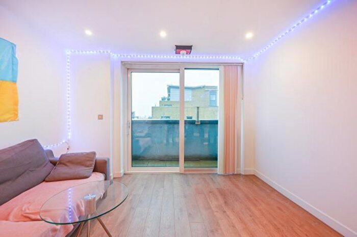 1 Bedroom Flat For Sale In Lime View Apartments, John Nash Mews, London, E14