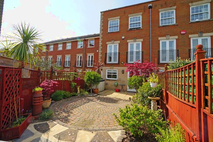 3 Bedroom Terraced House To Rent In Captains Row, Old Portsmouth, PO1