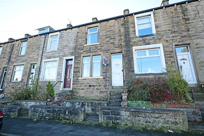 3 Bedroom Terraced House For Sale In Valley Road, Barnoldswick, BB18