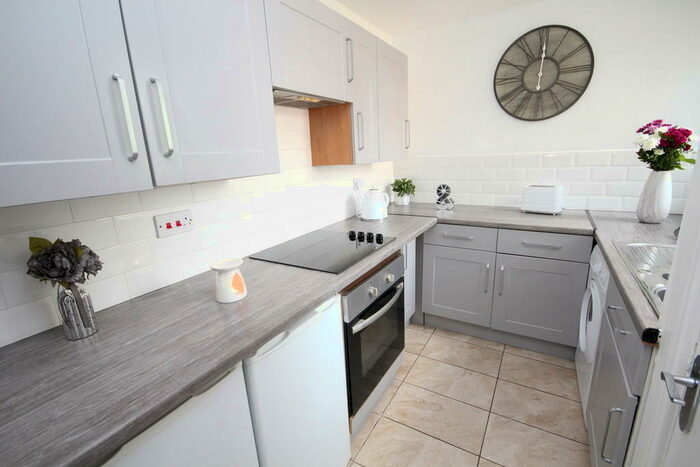 2 Bedroom Apartment To Rent In Colina Close, Coventry, CV3