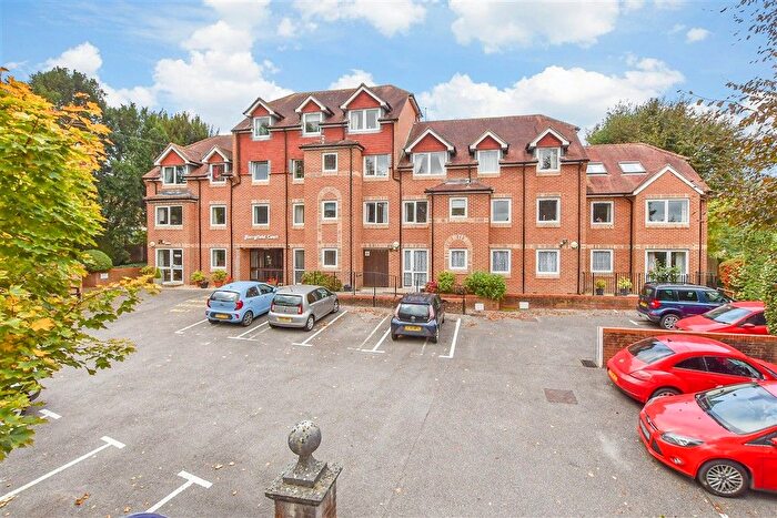 2 Bedroom Flat For Sale In Waterloo Road, Tonbridge, Kent, TN9