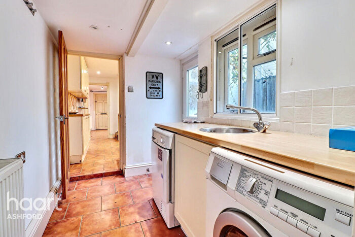 3 Bedroom Detached House To Rent In St Peters Place, Canterbury, CT1