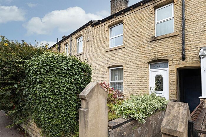 2 Bedroom Terraced House For Sale In Arnold Street, Birkby, Huddersfield, HD2