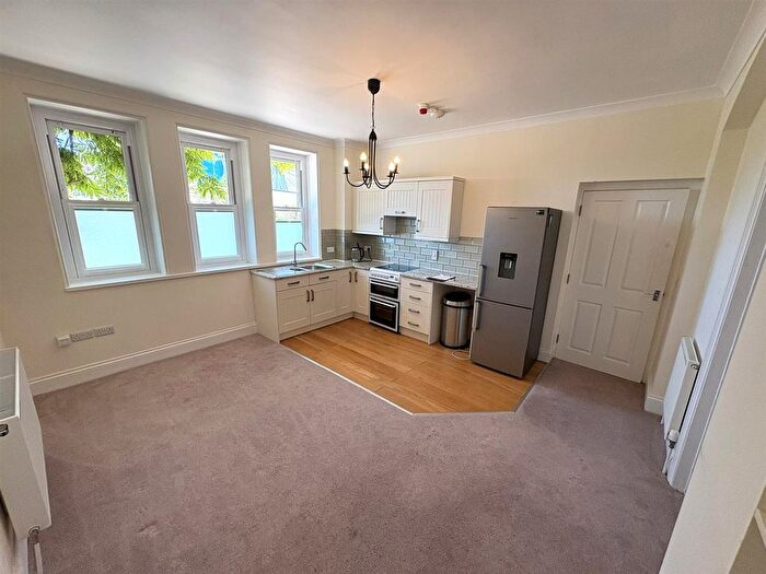 2 Bedroom Flat To Rent In Woolverton Road, St. Lawrence, Ventnor, PO38