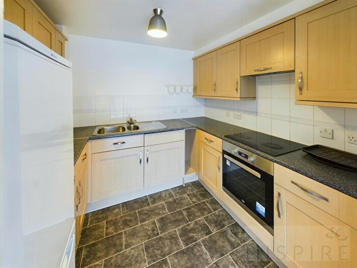 1 Bedroom Flat For Sale In Commonwealth Drive, Howlands Court, RH10