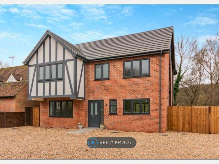 4 Bedroom Detached House To Rent In Waterside, Chesham, HP5