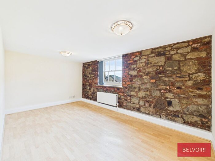 2 Bedroom Flat To Rent In Wynnstay Estate, Ruabon, LL14