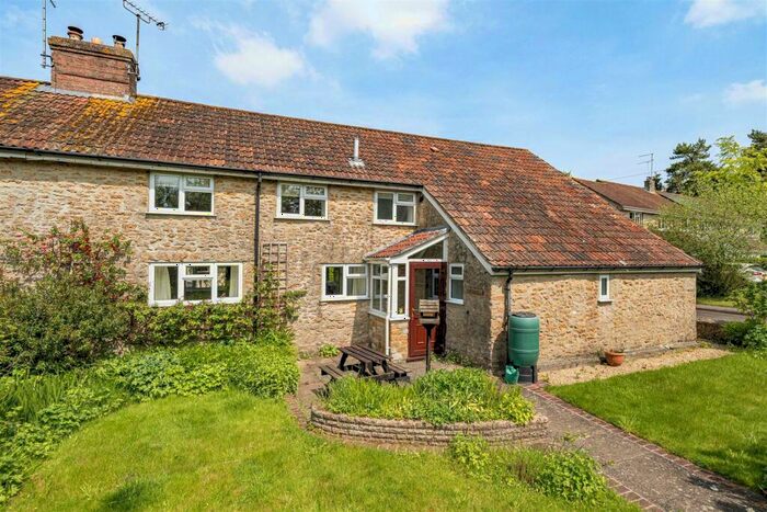 3 Bedroom Semi-Detached House For Sale In Manor Close, South Perrott, DT8