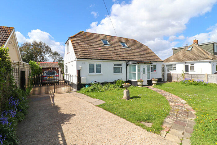 5 Bedroom Detached House For Sale In Haslemere Gardens, Hayling Island, PO11