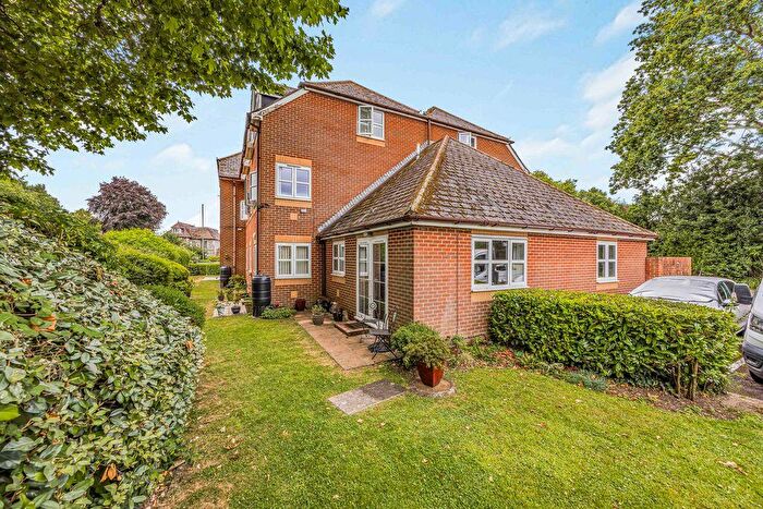 1 Bedroom Retirement Property For Sale In Havant Road, Emsworth, PO10