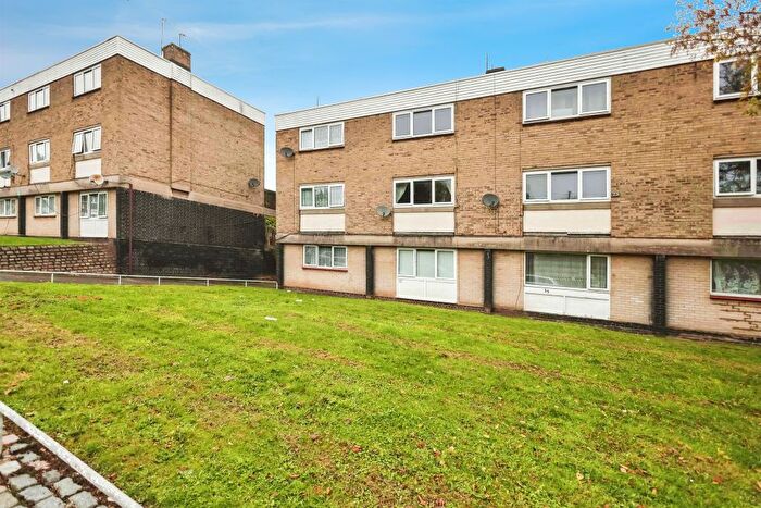 2 Bedroom Maisonette For Sale In Thirlmere Drive, Birmingham, B13