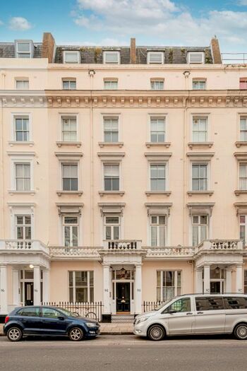 2 Bedroom Flat To Rent In Belgrave Road, London, SW1V